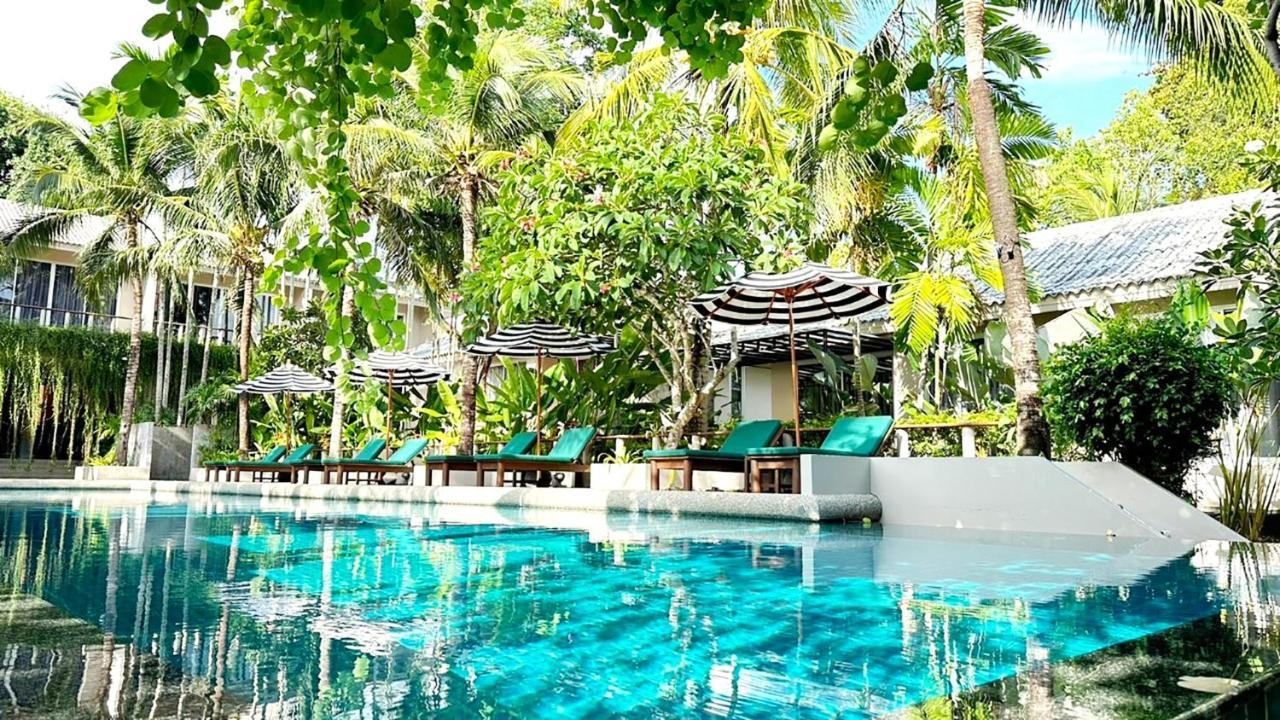 Signature Phuket Resort Чалонг Экстерьер фото