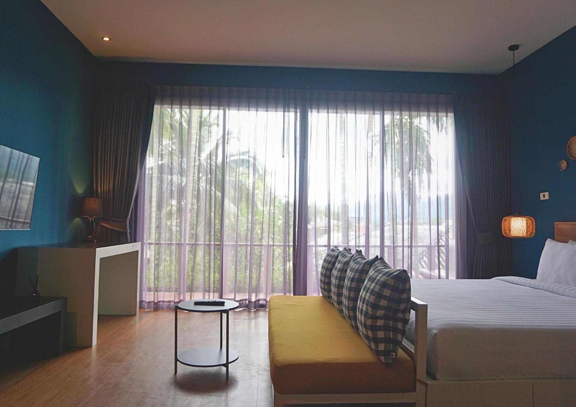 Signature Phuket Resort Чалонг Экстерьер фото