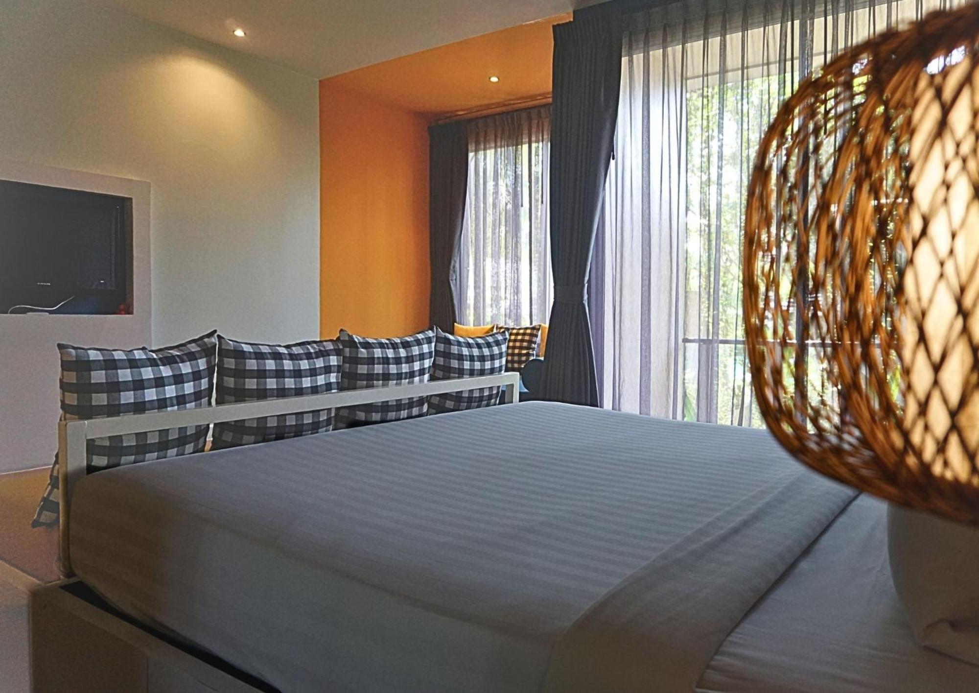 Signature Phuket Resort Чалонг Экстерьер фото