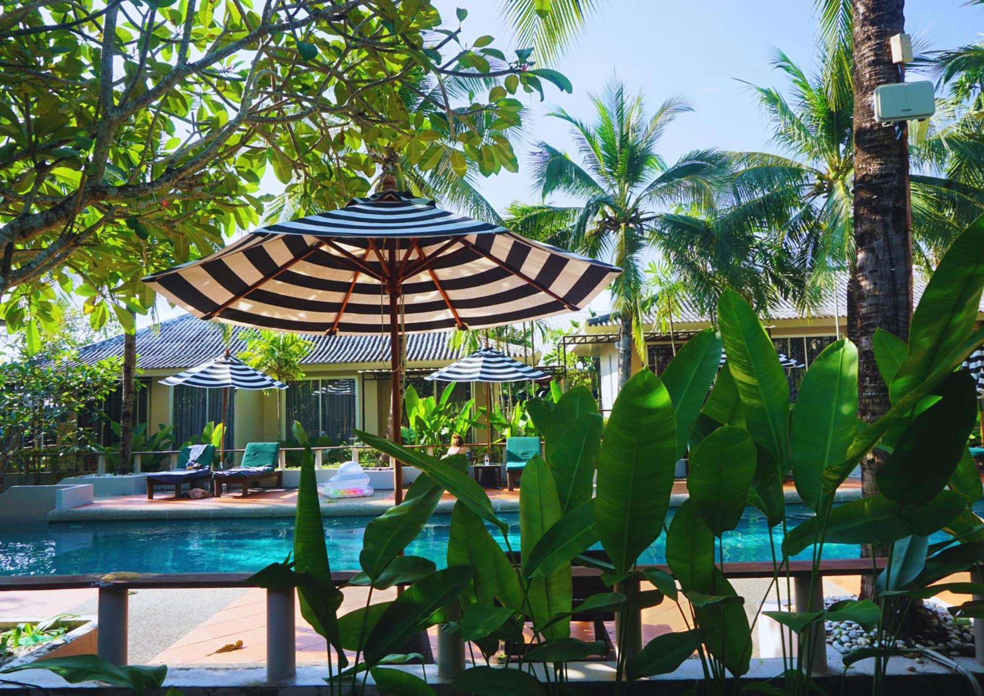 Signature Phuket Resort Чалонг Экстерьер фото